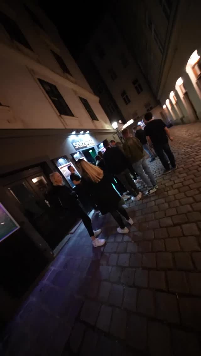 Nicht traurig sein, wenn ein Wochenende zu Ende geht - das nächste kommt bestimmt, und noch dazu ein verlängertes!

Jetzt schon im Kalender markieren: Deine Party in der Salzbar 

#vienna #dancing #party #partypeople #wienliebe