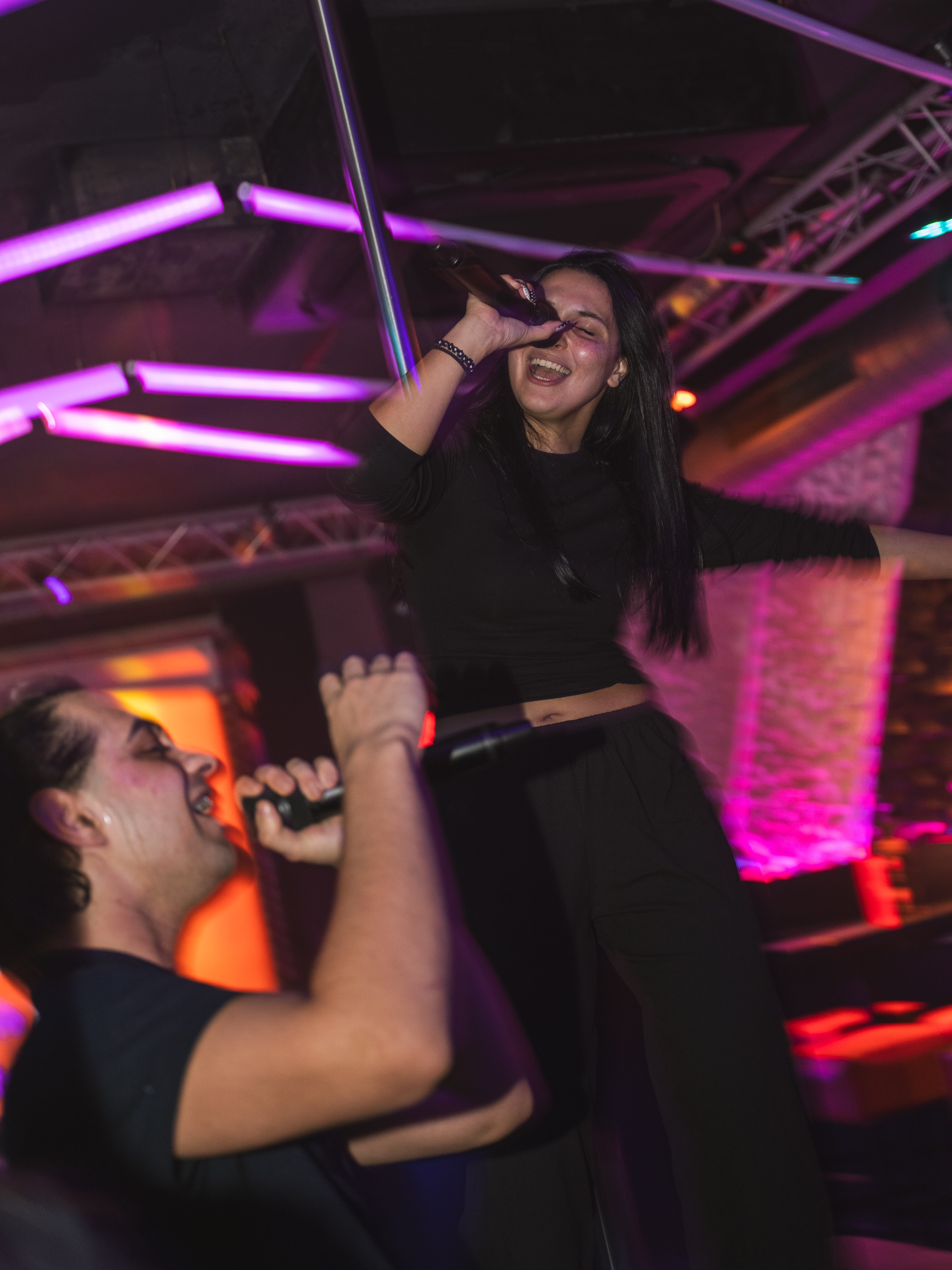 Gratis-Karaoke heute Donnerstag ab 20 Uhr🎤

Wir starten ins superlange Salzbar-Weekend und singen, so laut und kräftig wie wir können!

Das wird ein spaßiger Auftakt!🤣