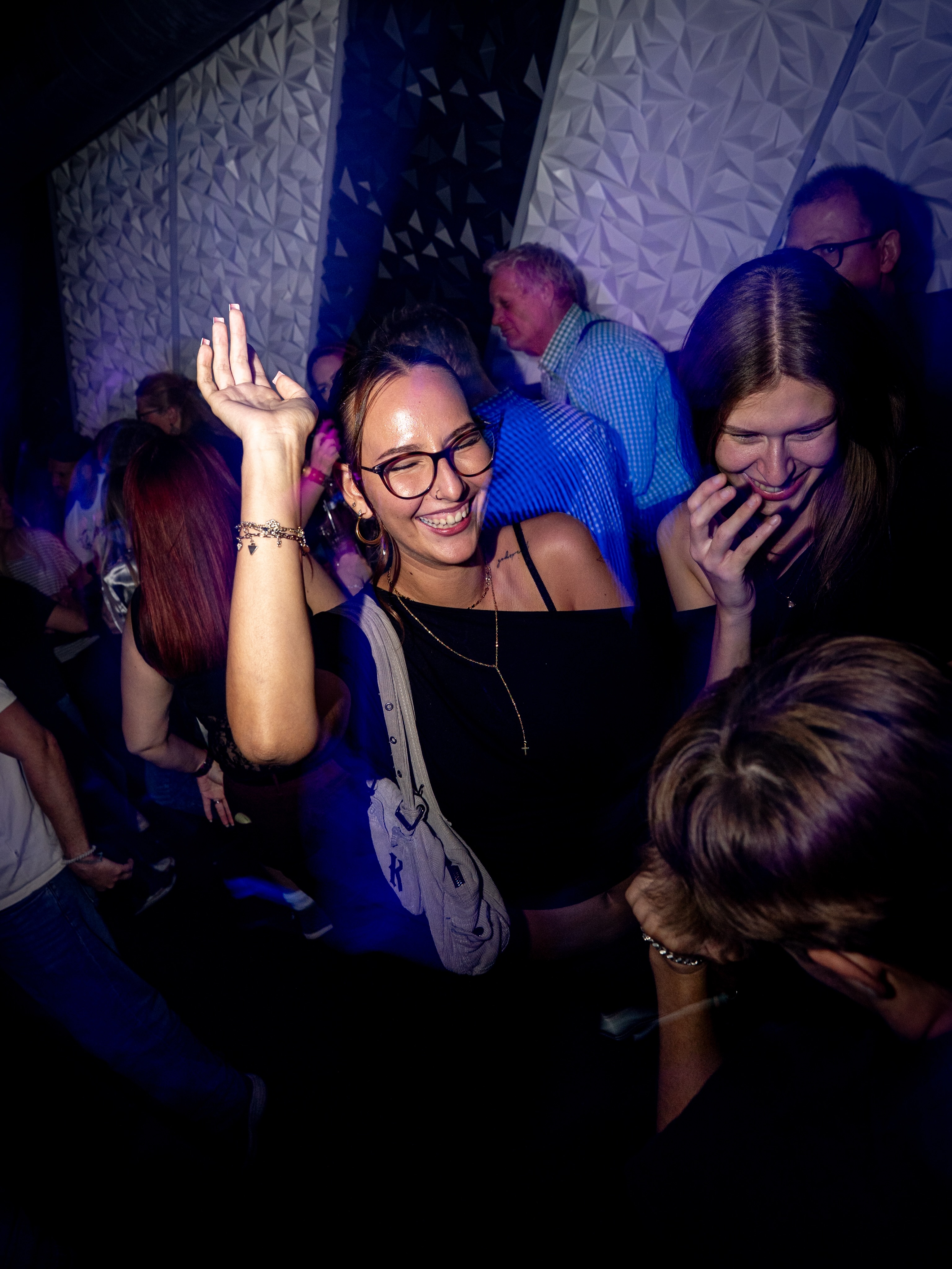 Hi everybody!

Let‘s meet at Salzbar in the heart of Vienna.

#wien #vienna #dancing #party #partypeople